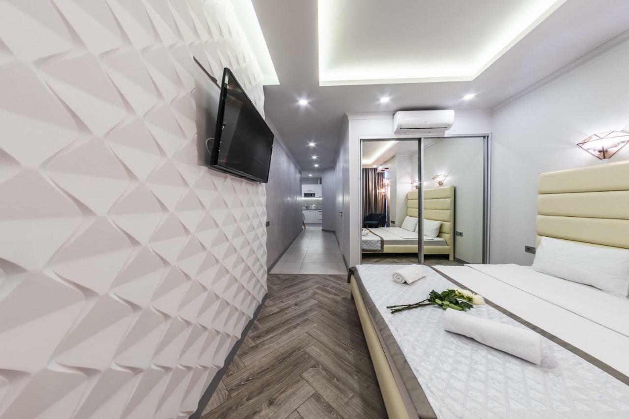 Gagarin Studio Apartment Odesa Exterior photo