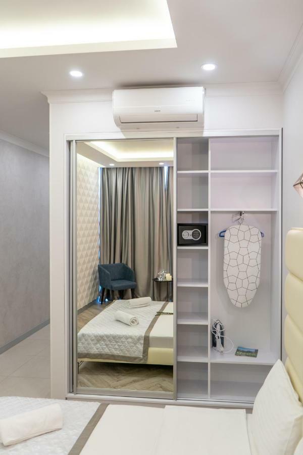 Gagarin Studio Apartment Odesa Exterior photo