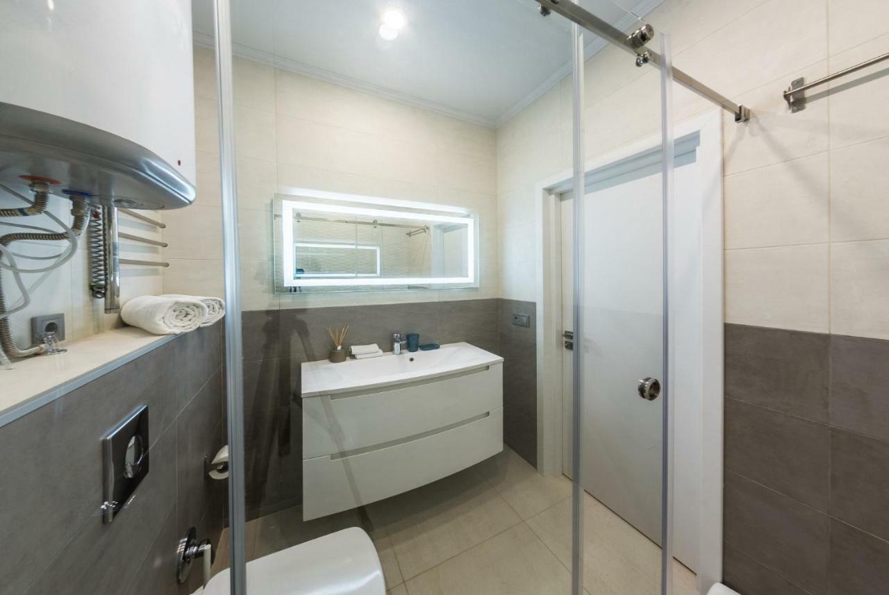 Gagarin Studio Apartment Odesa Exterior photo